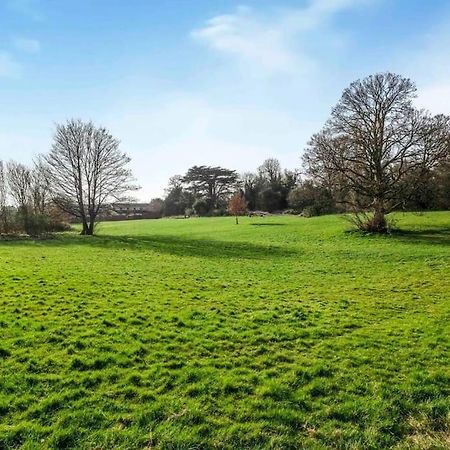 Quiet & Secluded St Albans House Villa Bagian luar foto