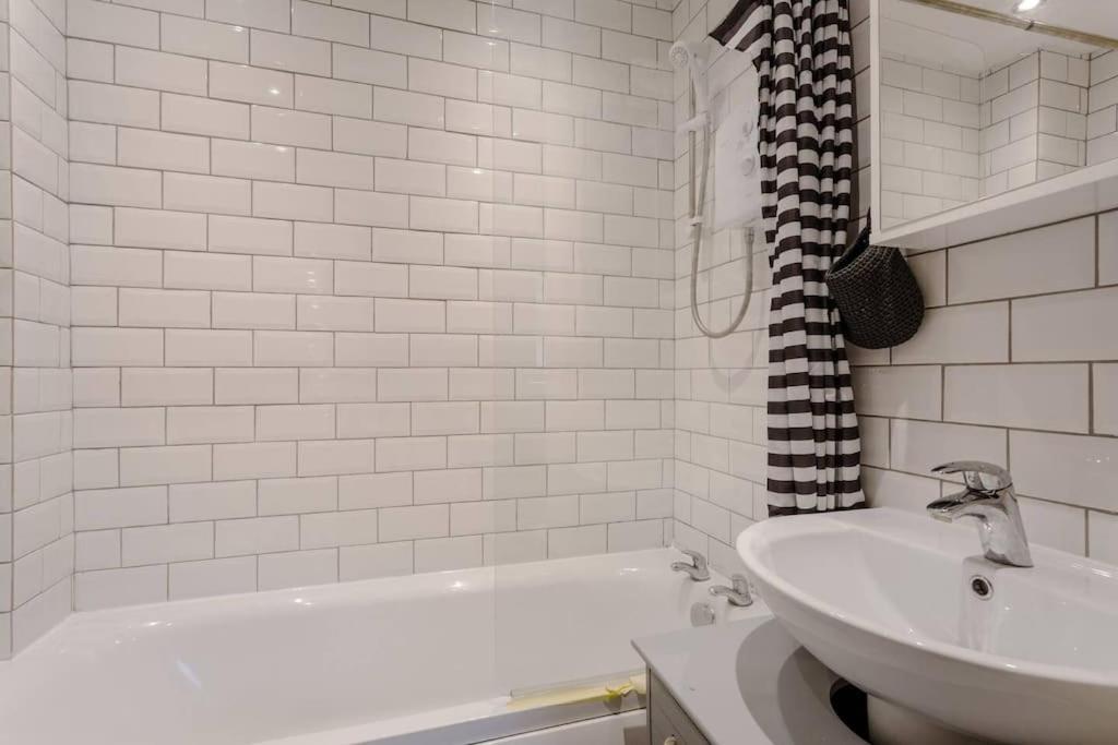 Quiet & Secluded St Albans House Villa Bagian luar foto