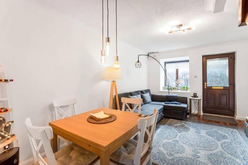 Quiet & Secluded St Albans House Villa Bagian luar foto
