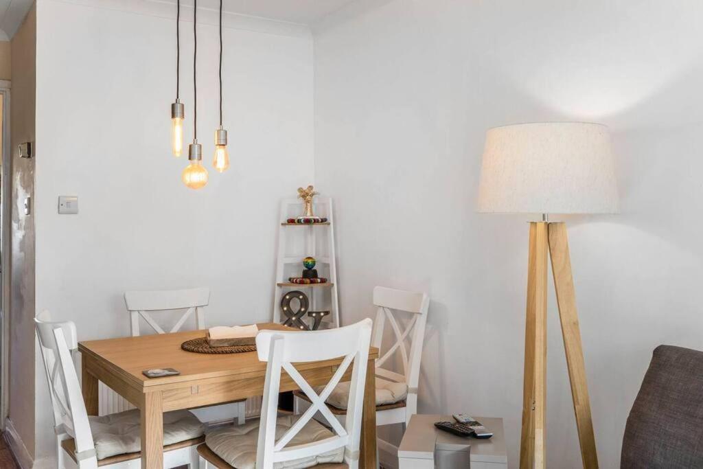Quiet & Secluded St Albans House Villa Bagian luar foto