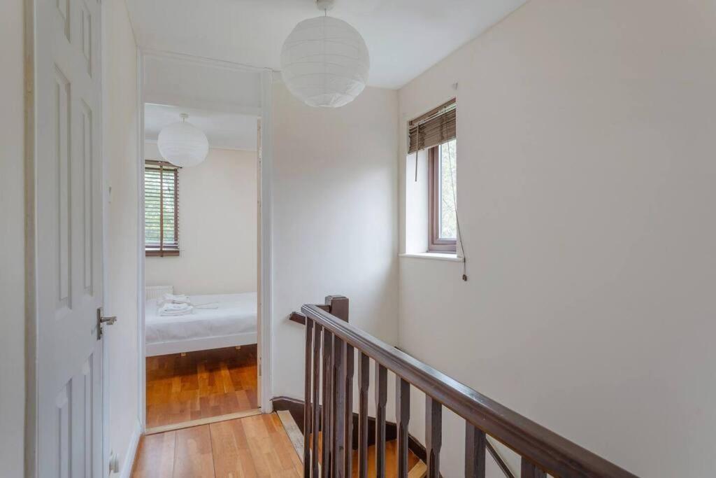 Quiet & Secluded St Albans House Villa Bagian luar foto