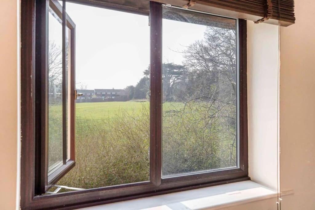Quiet & Secluded St Albans House Villa Bagian luar foto